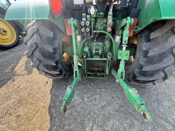 2016 John Deere 6125M