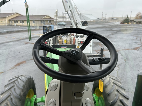 2023 John Deere 8R250
