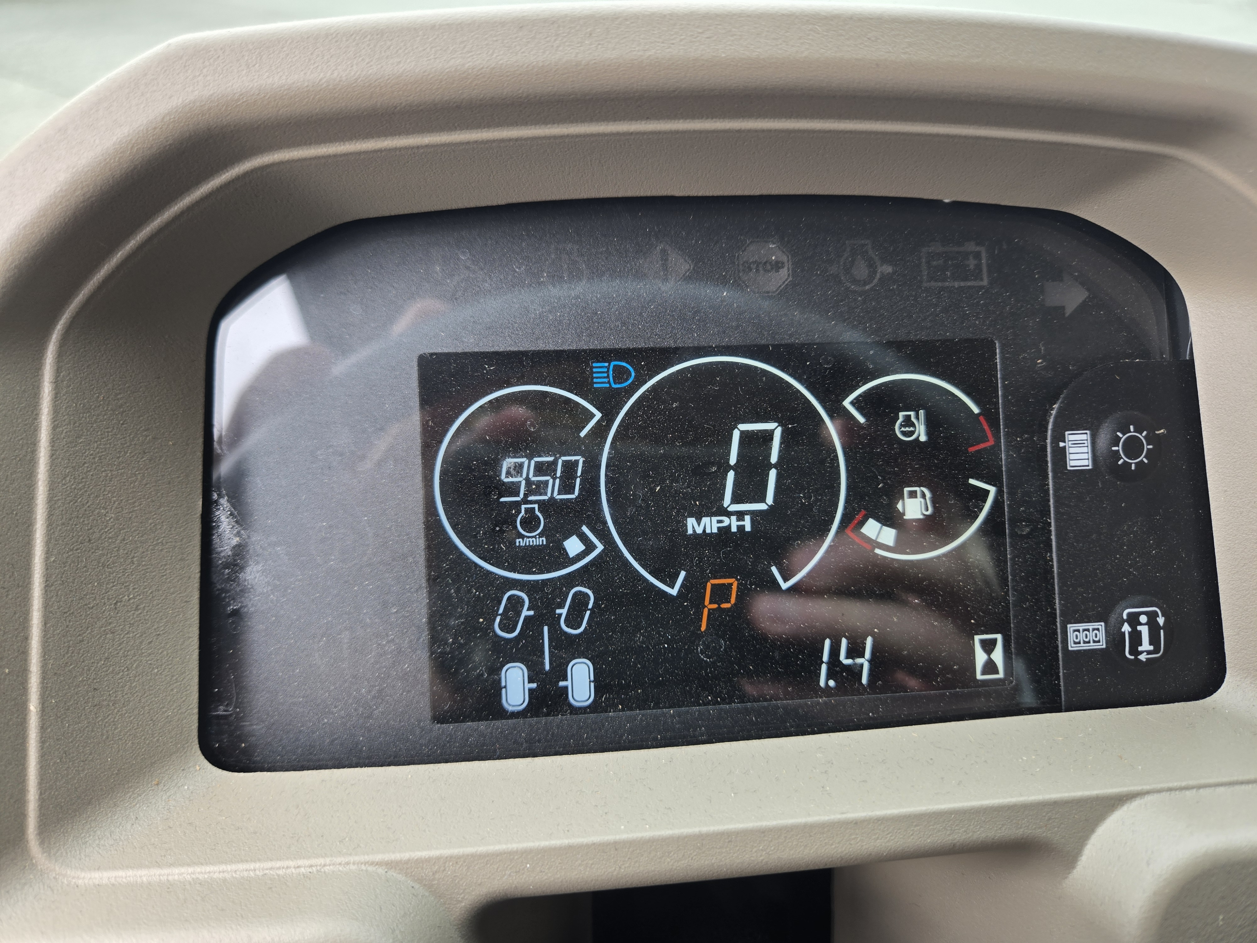 2025 John Deere 845R