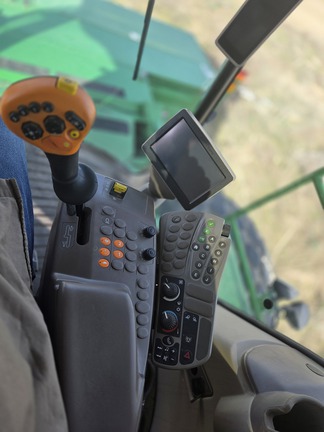 2014 John Deere W235