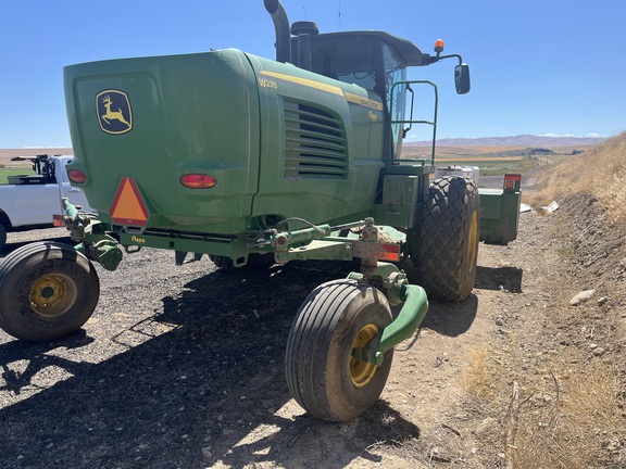 2016 John Deere W235
