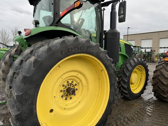 2019 John Deere 7230R