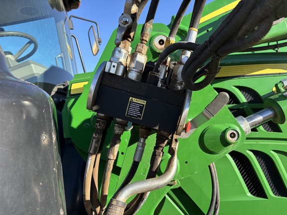 2017 John Deere 6110M