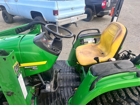 2000 John Deere 4200