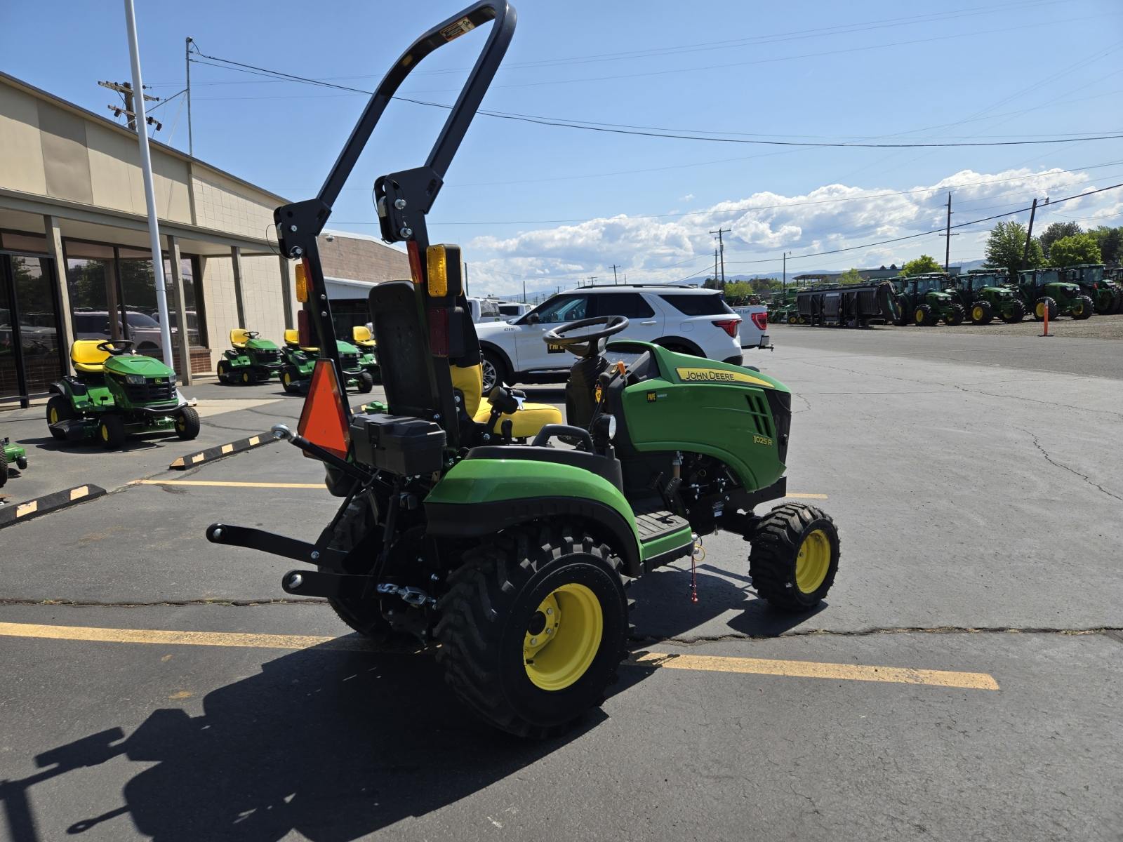2023 John Deere 1025R