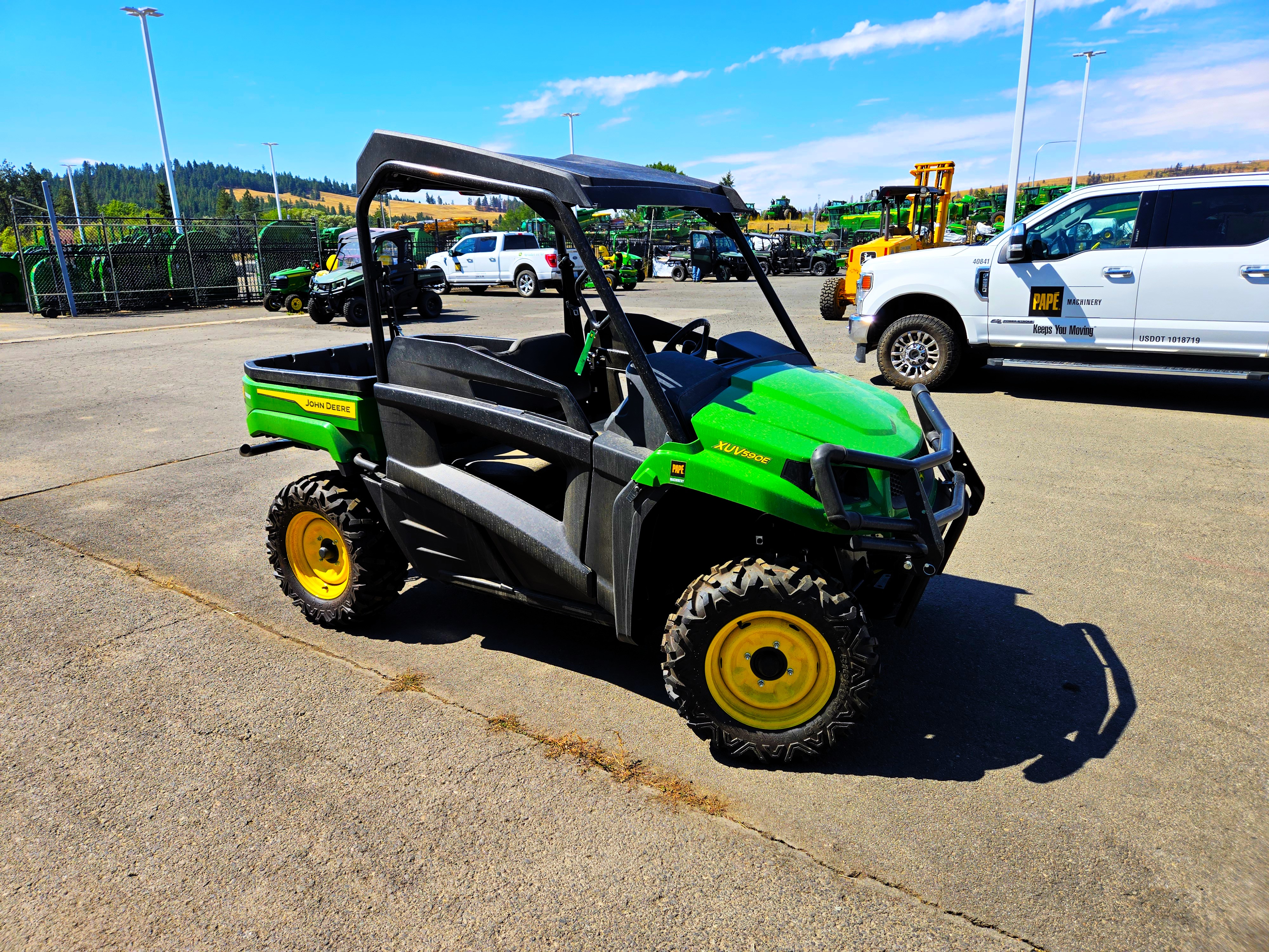 2023 John Deere 590E