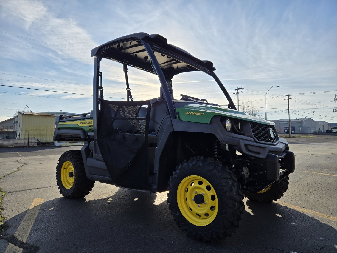 2024 John Deere 835E