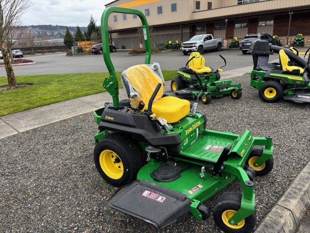 2023 John Deere Z735E