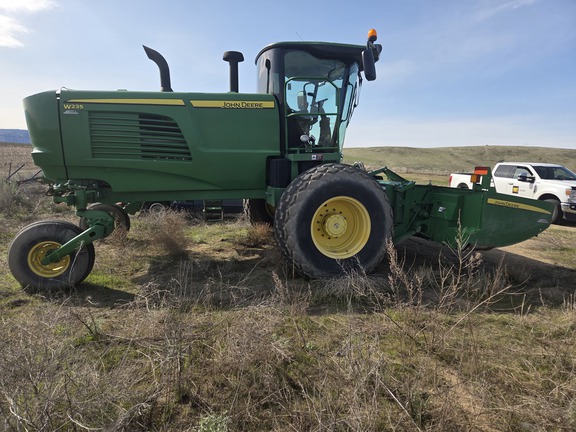 2014 John Deere W235