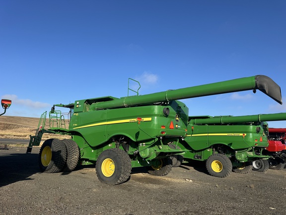 2023 John Deere S790