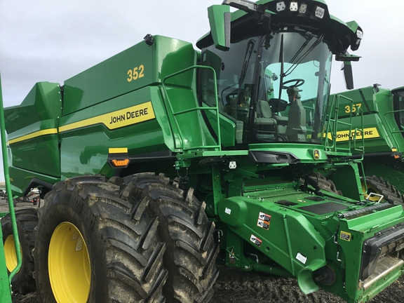 John Deere S7700