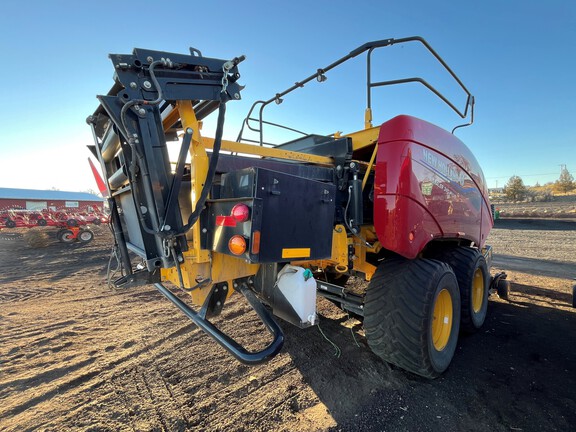 2023 New Holland 340+