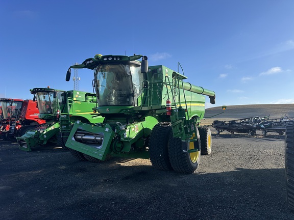 2023 John Deere S790