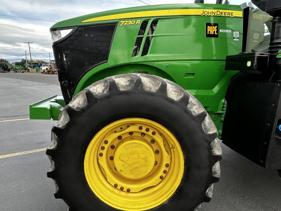 2018 John Deere 7230R