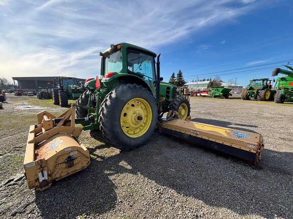 2011 John Deere 7330