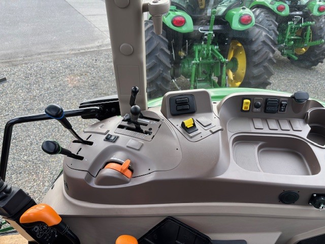 2025 John Deere 5067E