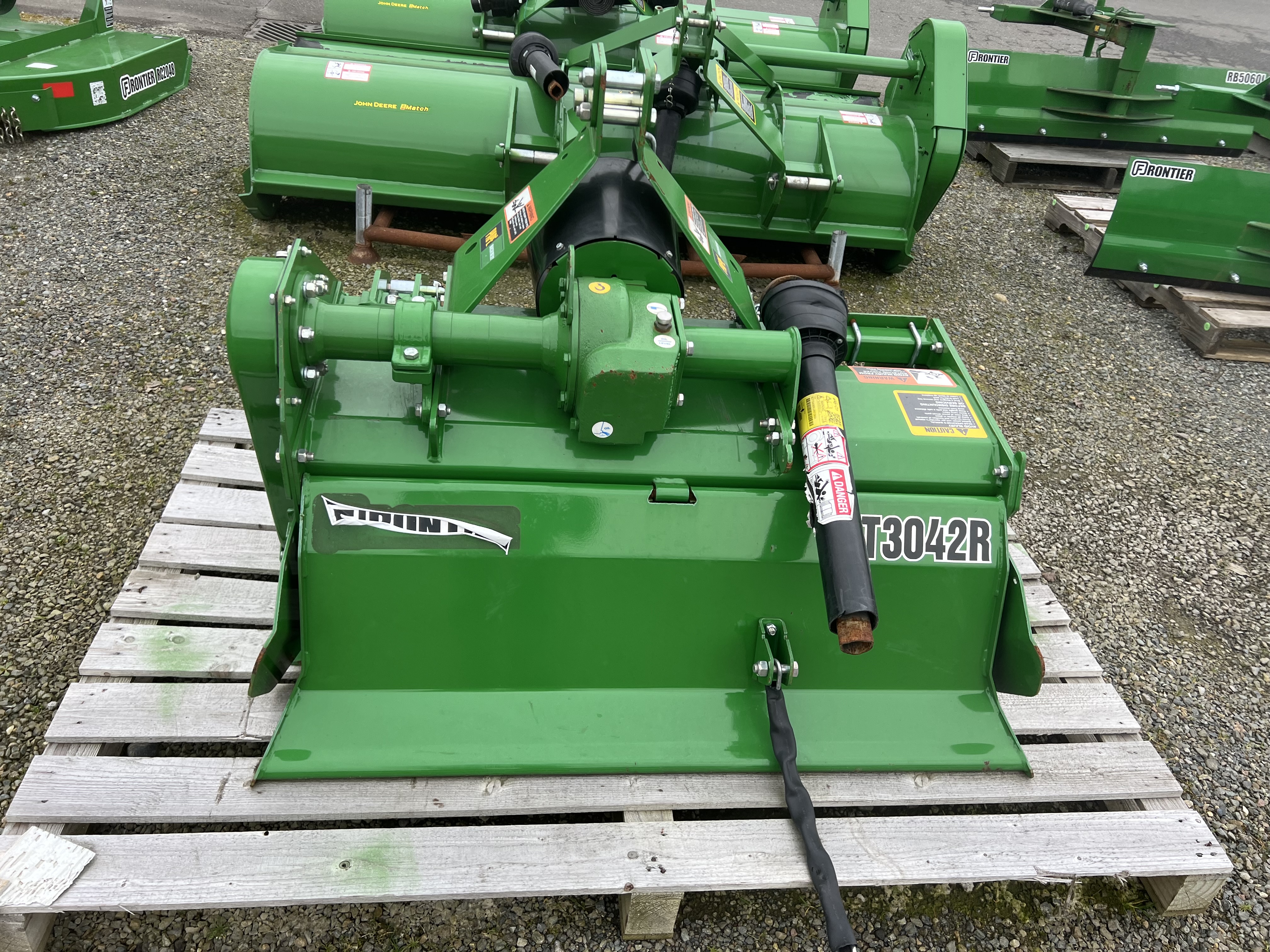 2022 Frontier RT3042