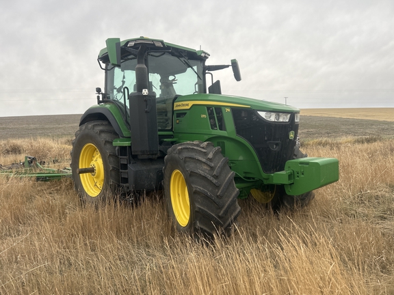 2025 John Deere 7R270