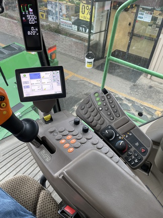 2021 John Deere W260