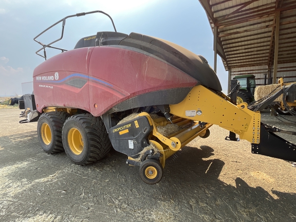 2023 New Holland 340+