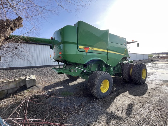 2015 John Deere S690