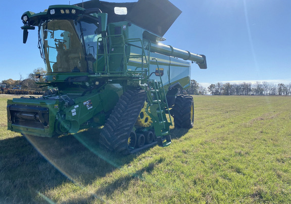 2025 John Deere S7 900