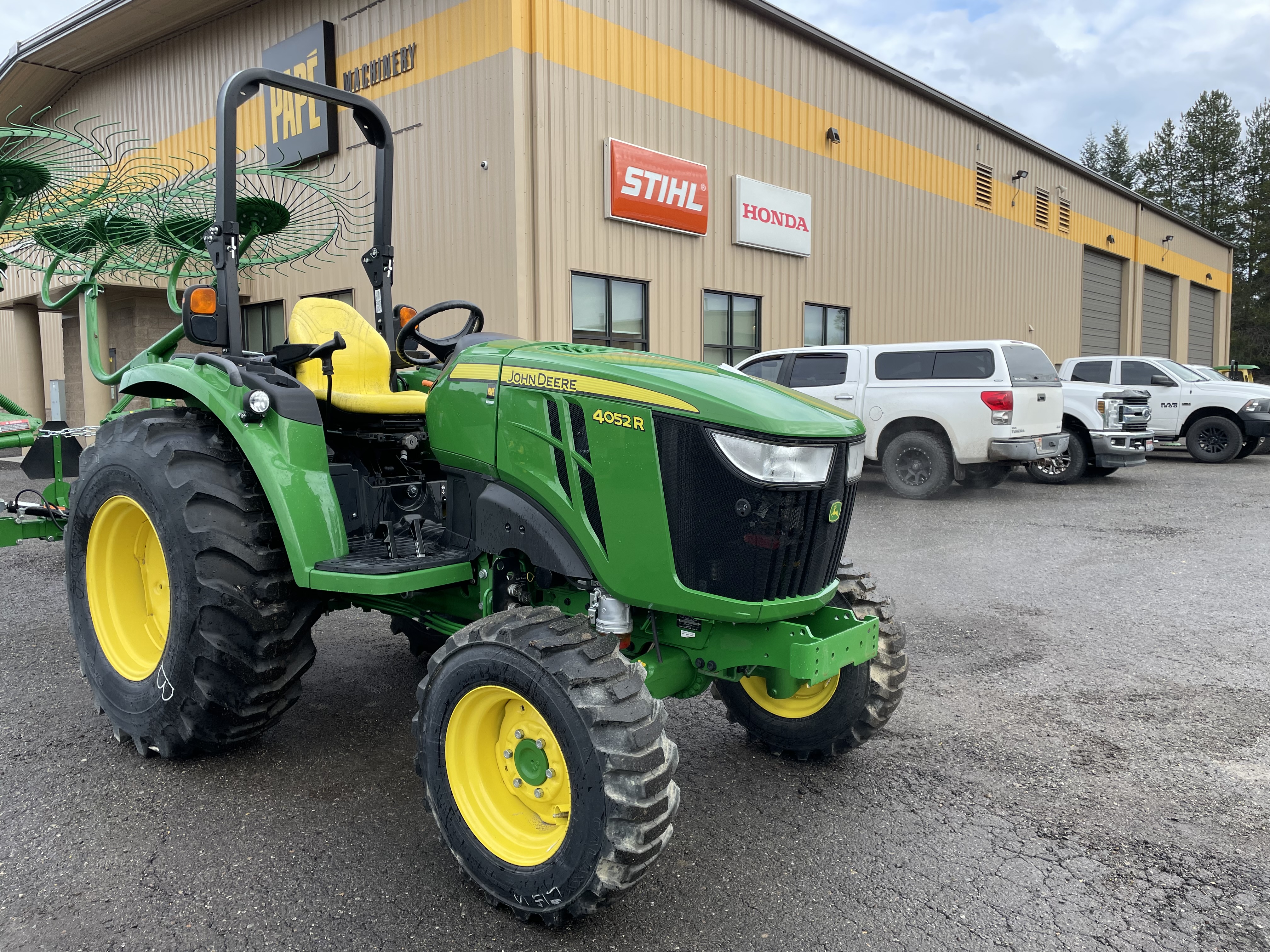 2023 John Deere 4052R