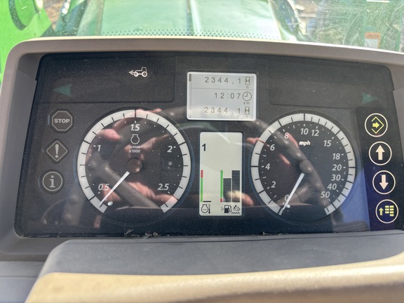 2017 John Deere 6110M