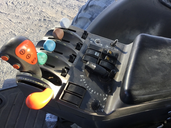 2006 New Holland TG285