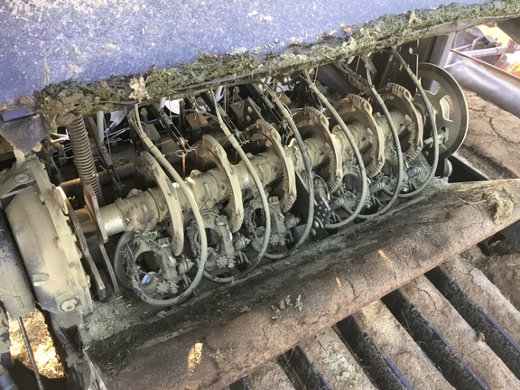 2019 New Holland 340+