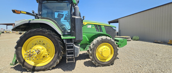 2024 John Deere 7R 210