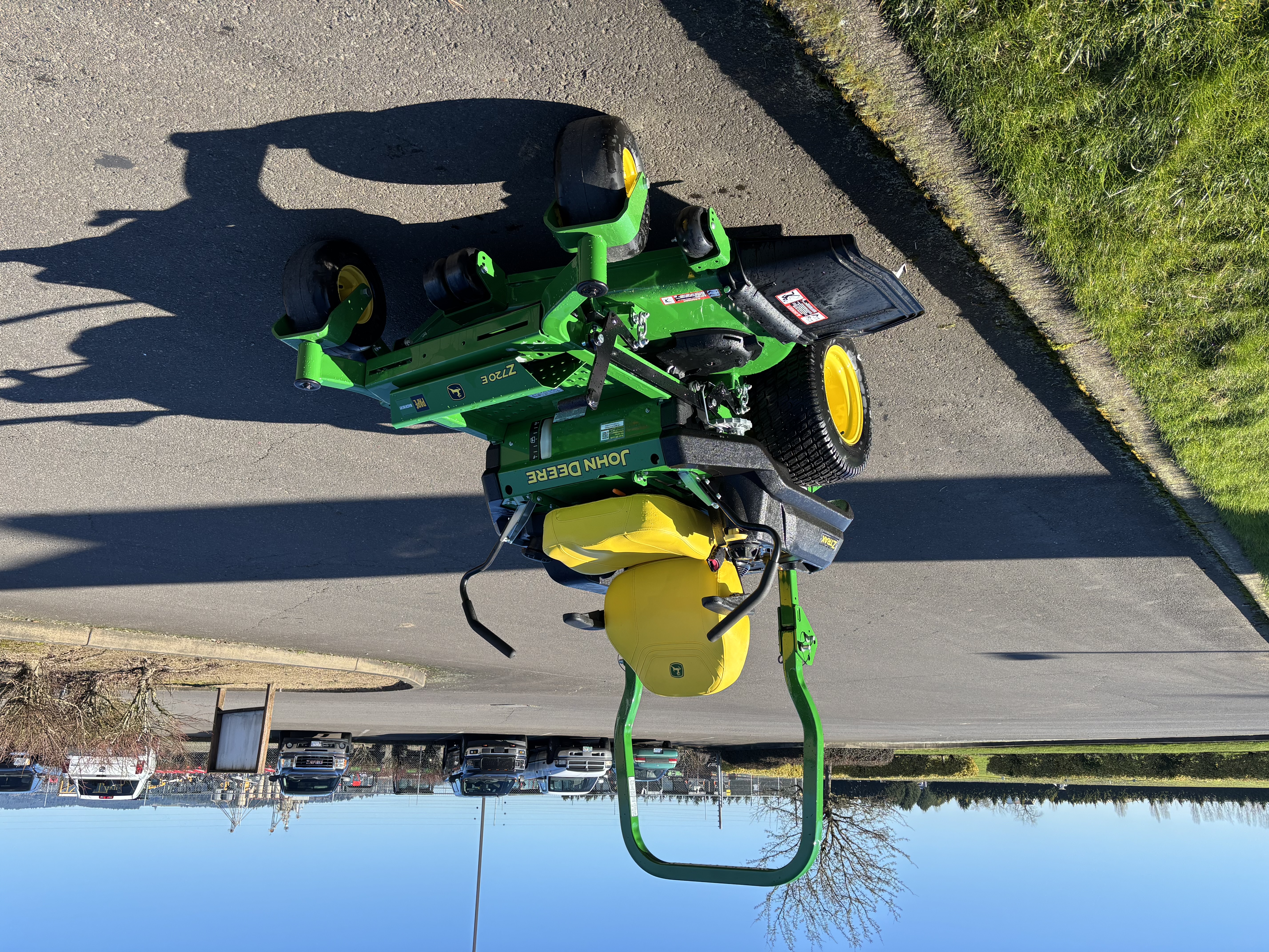 2024 John Deere Z720E