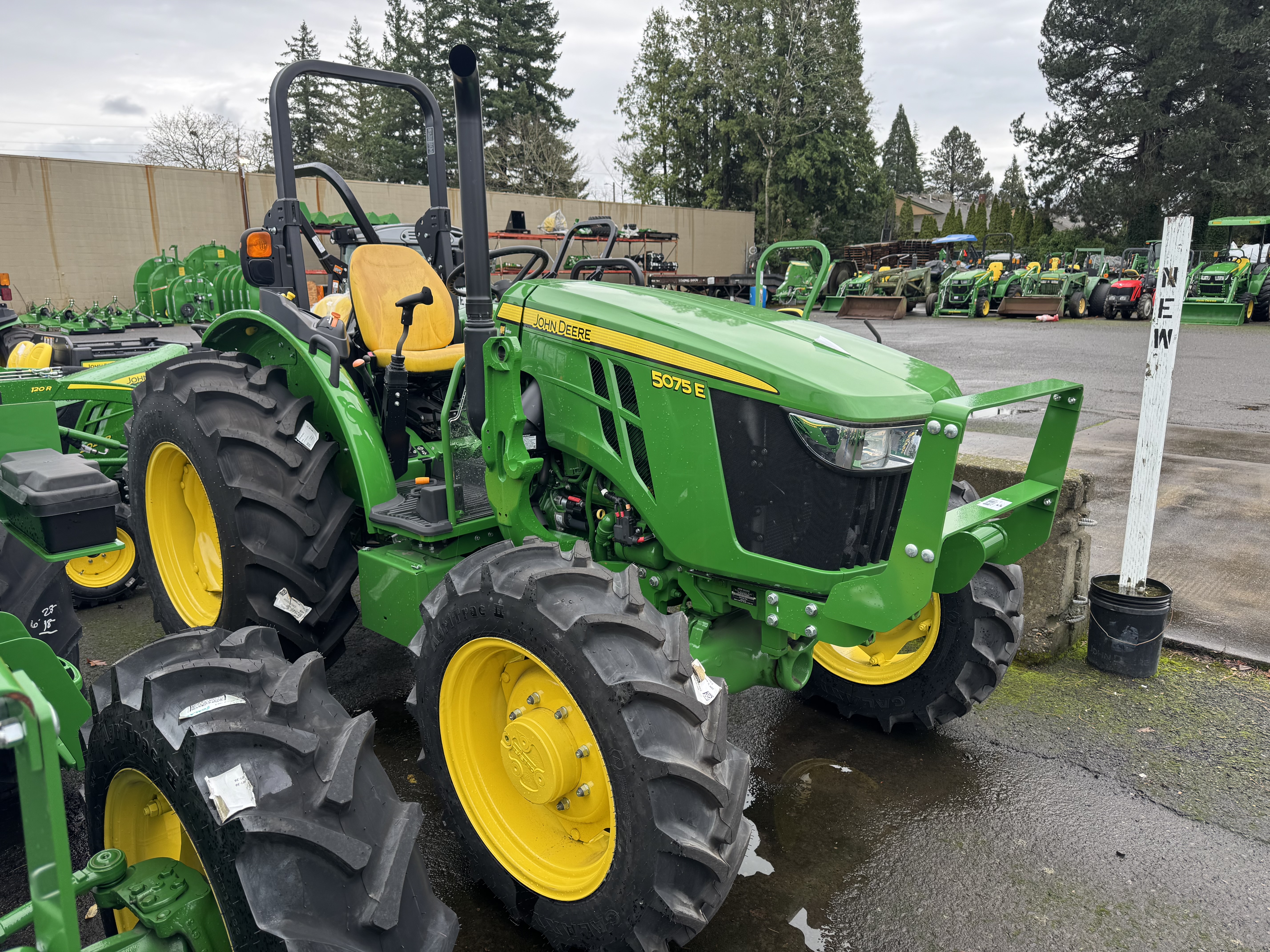 2023 John Deere 5075E