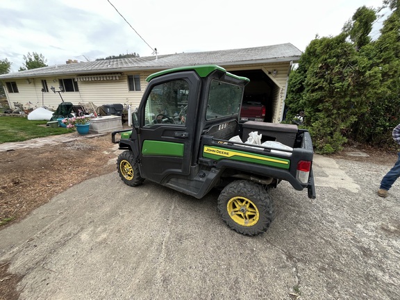 2022 John Deere 835R