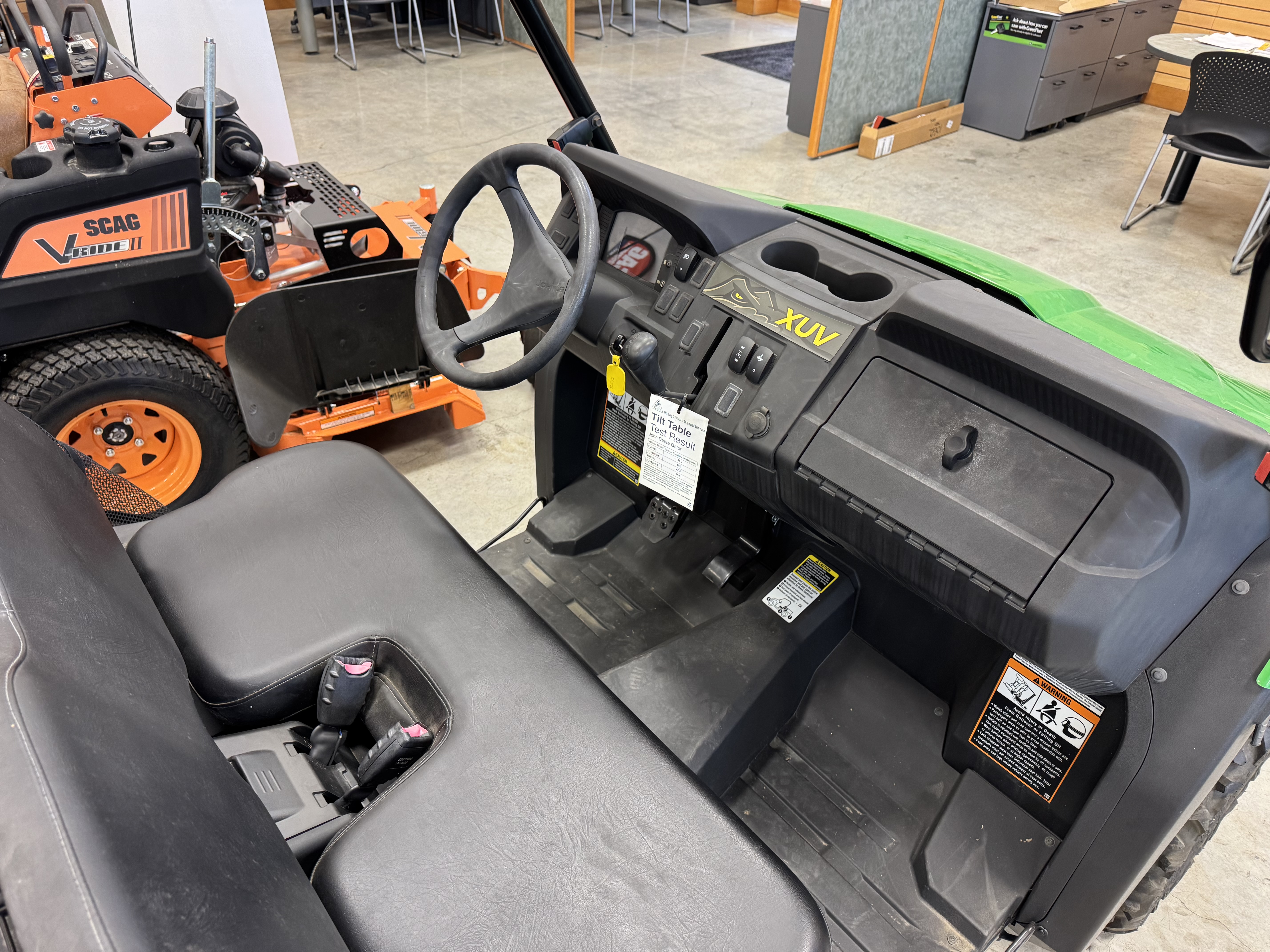 2023 John Deere 590E