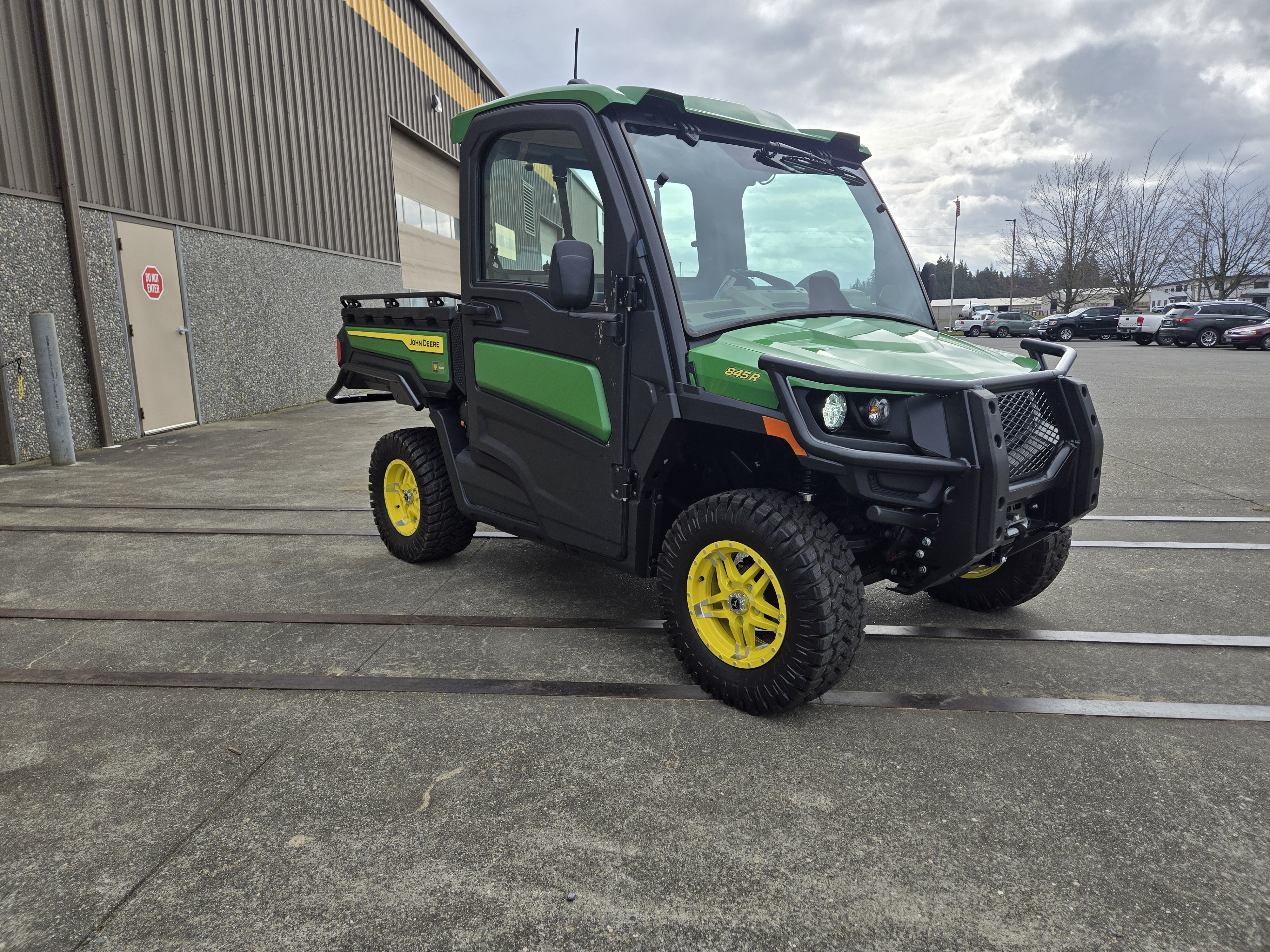 2025 John Deere 845R