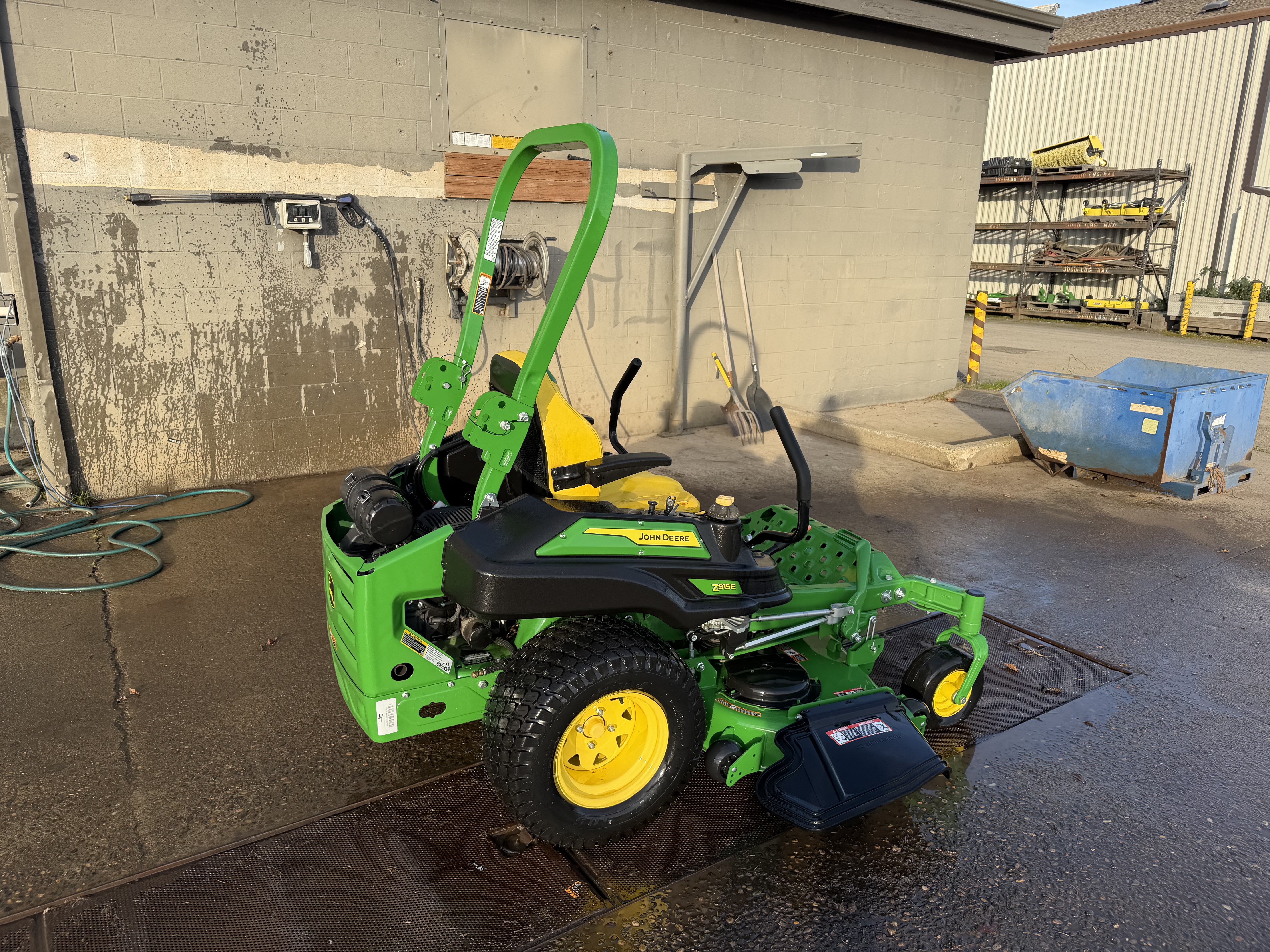 2023 John Deere Z915E
