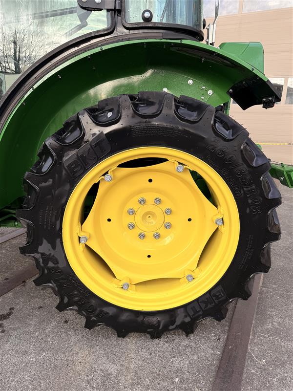 2023 John Deere 5075GN