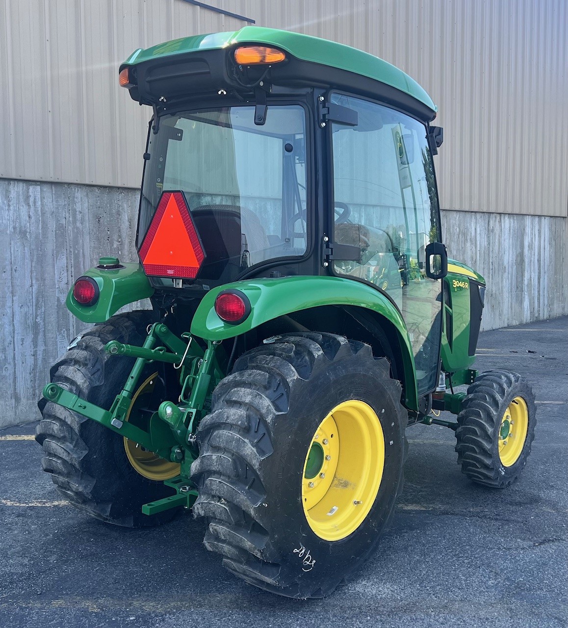 2023 John Deere 3046RC