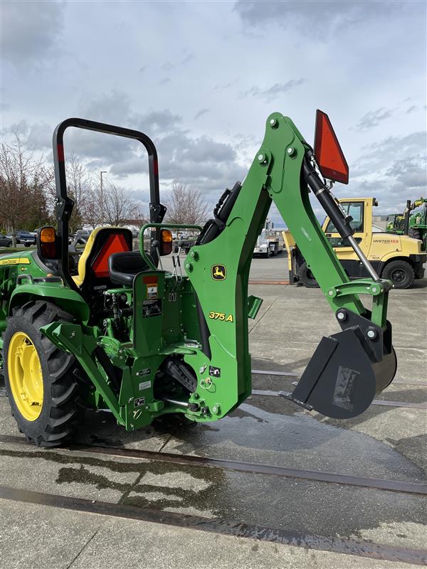 2023 John Deere 3033R