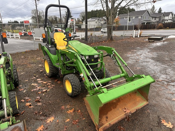 2018 John Deere 2025R