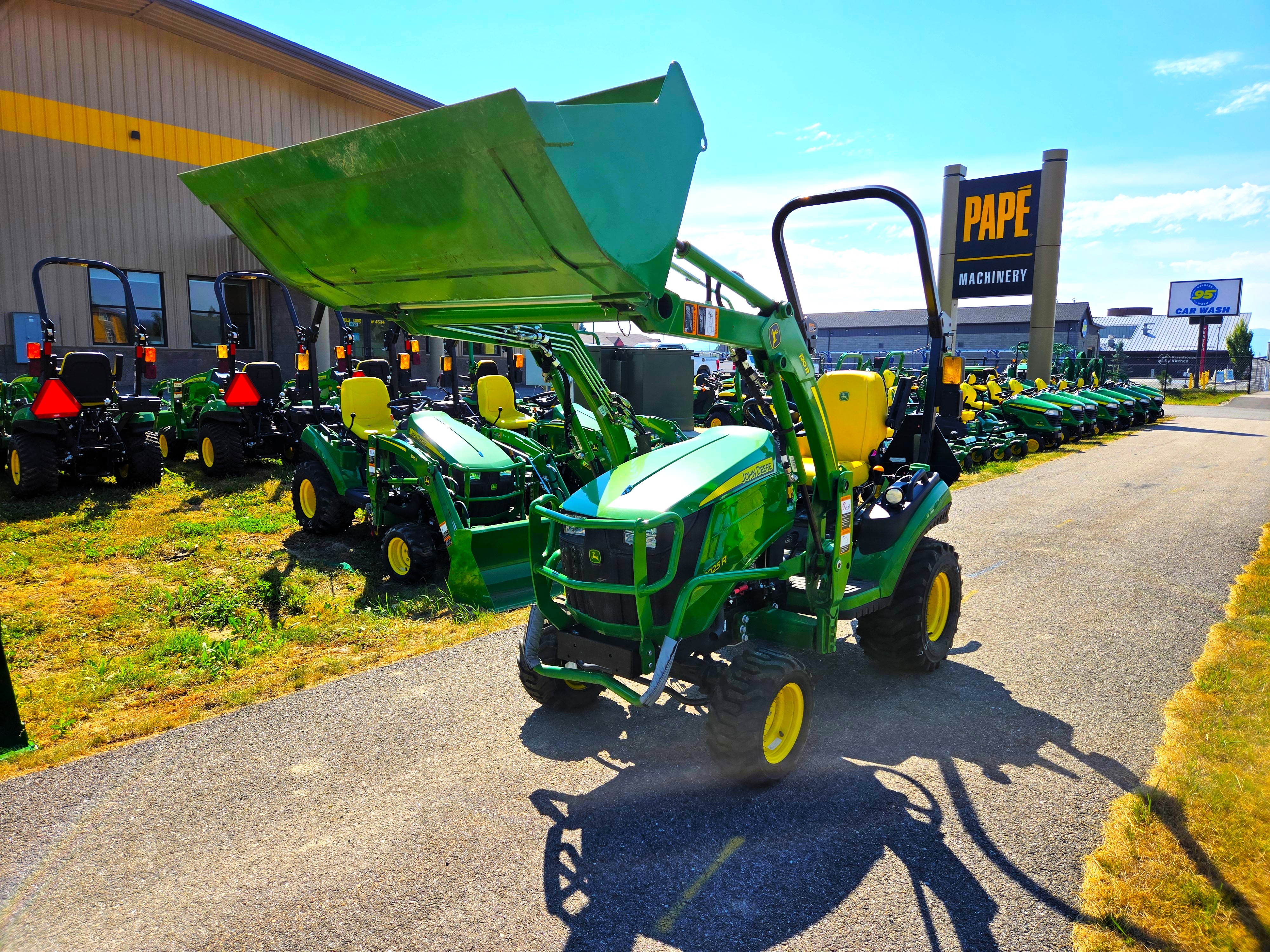 2023 John Deere 1025R