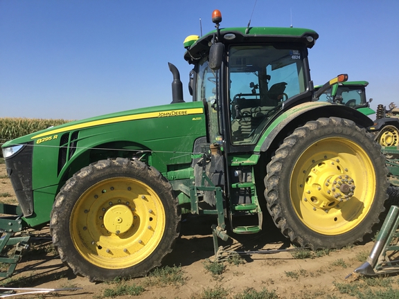 2017 John Deere 8295R