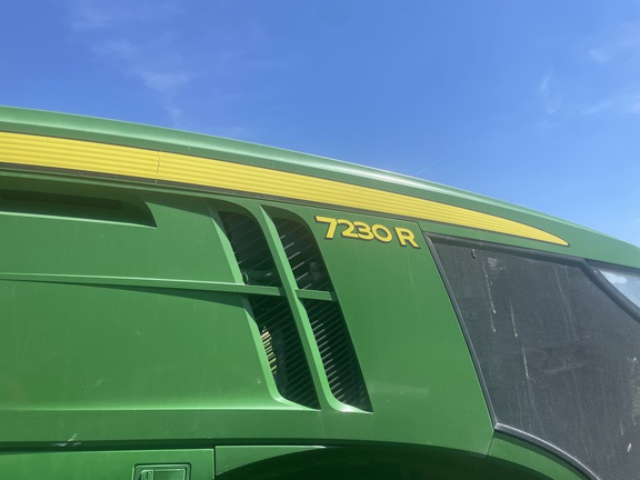 2014 John Deere 7230R