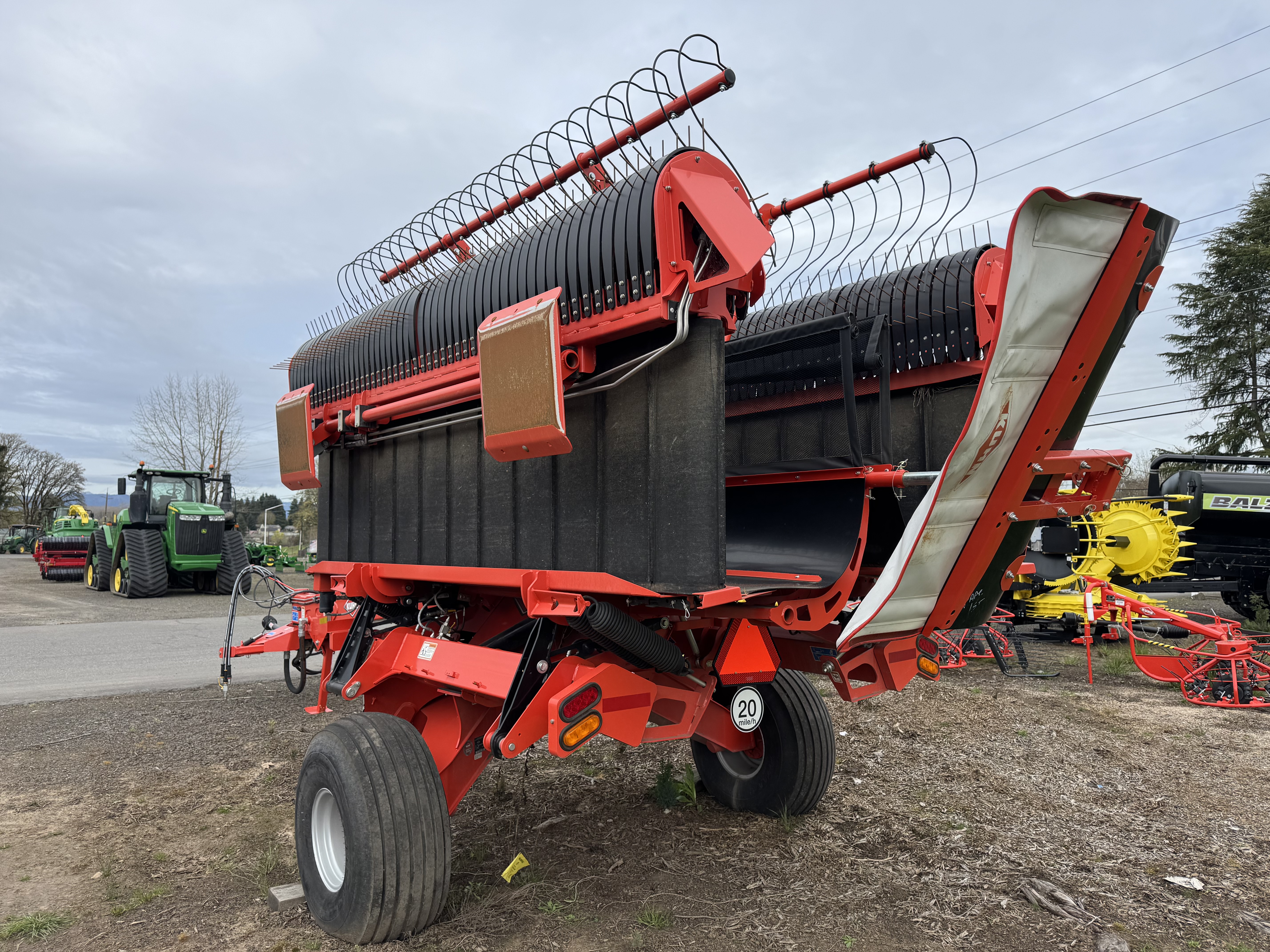 2024 Kuhn MM701
