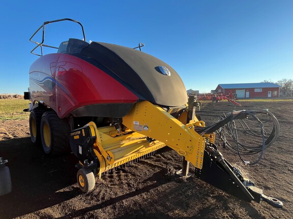 2023 New Holland 340+