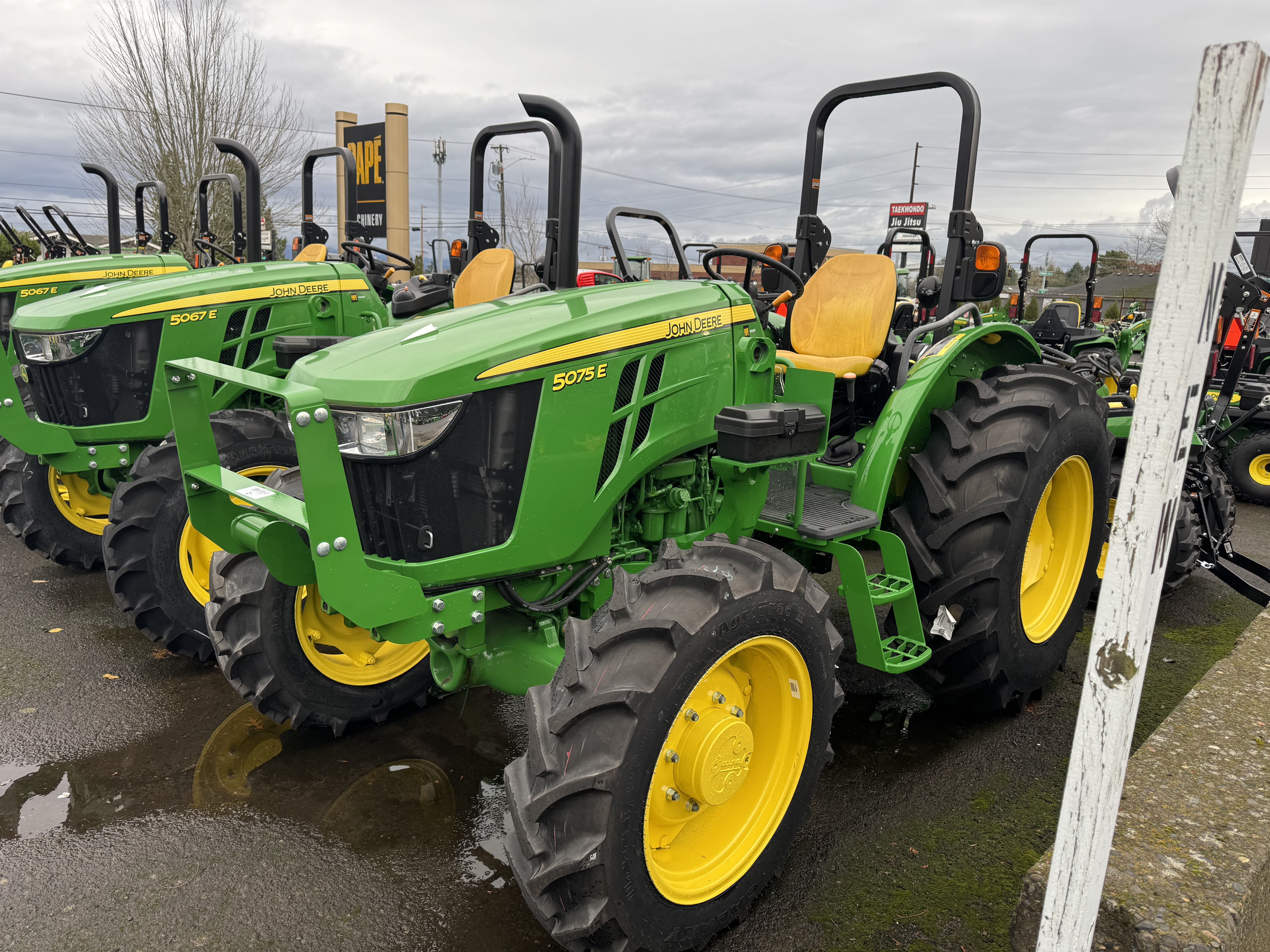 2023 John Deere 5075E