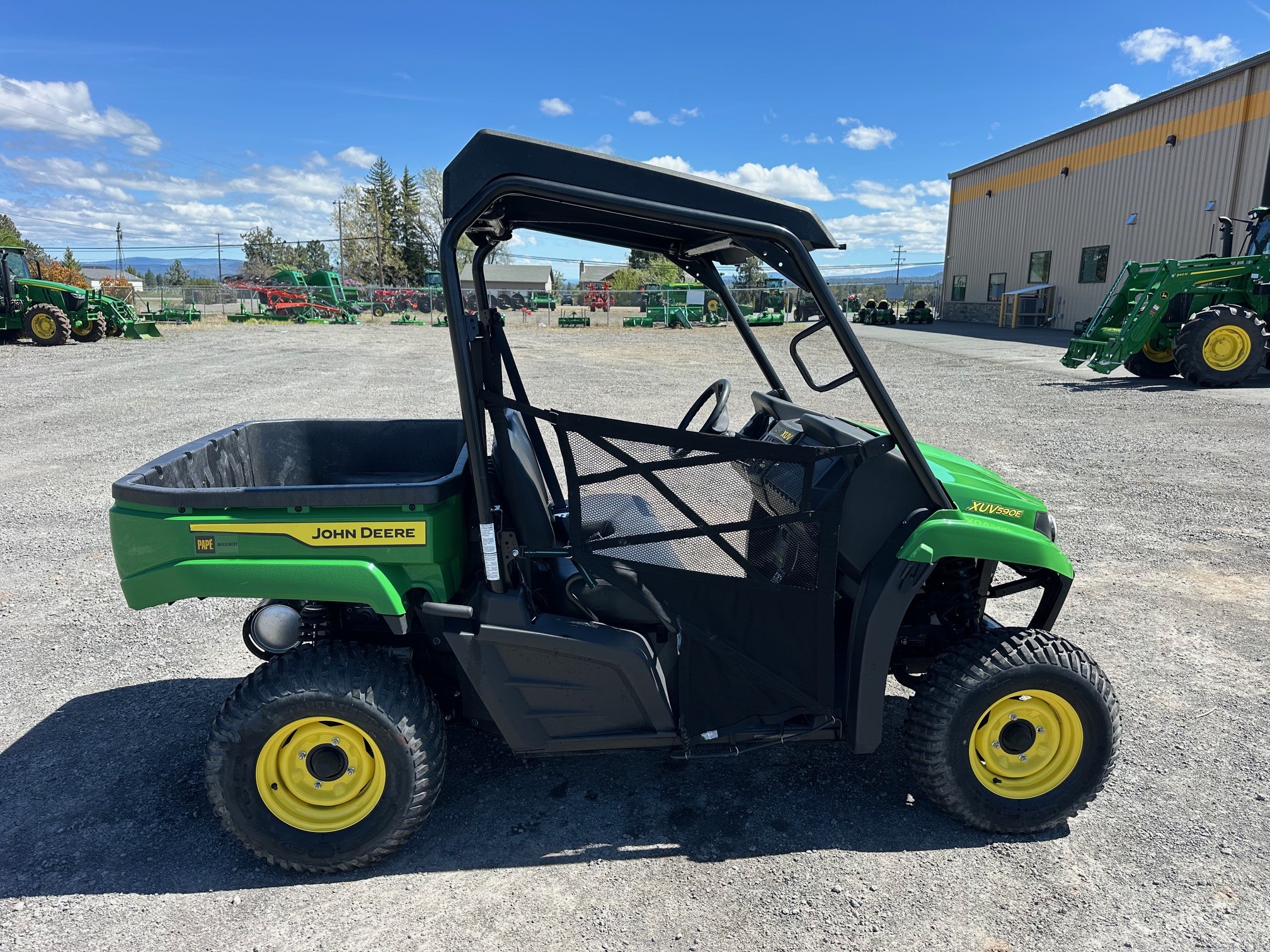 2023 John Deere 590E