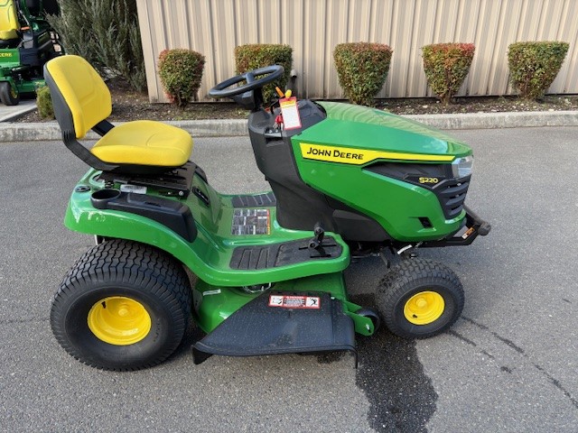 2025 John Deere S220