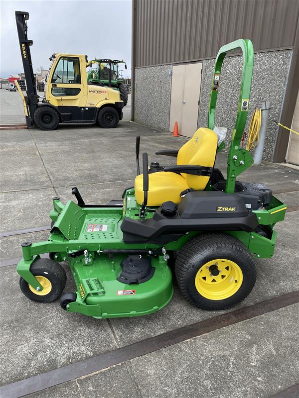 2023 John Deere Z735E